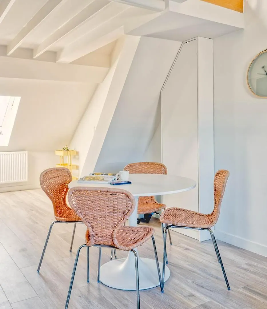 Bright Duplex Apartment Close To The Beach Oostende